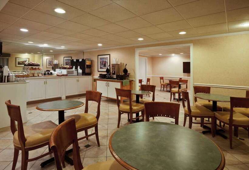 בית מלון כפרי La Quinta By Wyndham Tampa Fairgrounds - Casino