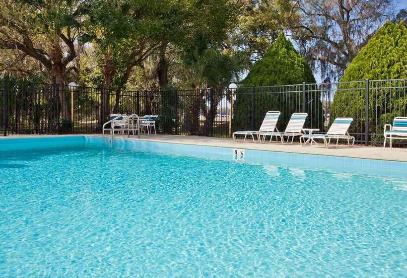 בית מלון כפרי La Quinta By Wyndham Tampa Fairgrounds - Casino