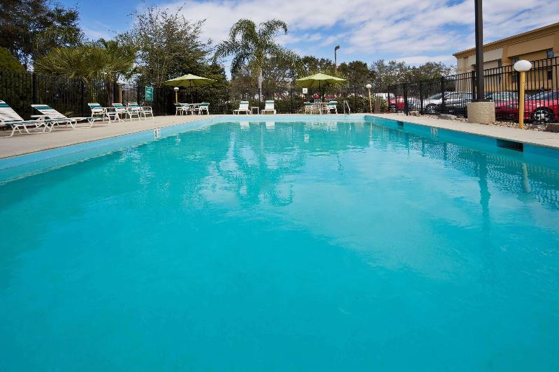 בית מלון כפרי La Quinta By Wyndham Tampa Fairgrounds - Casino