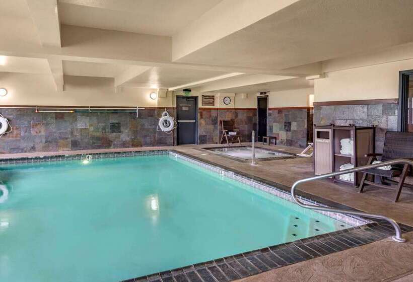 Lloyd Hotel Astoria Bayfront, Ascend Hotel Collection