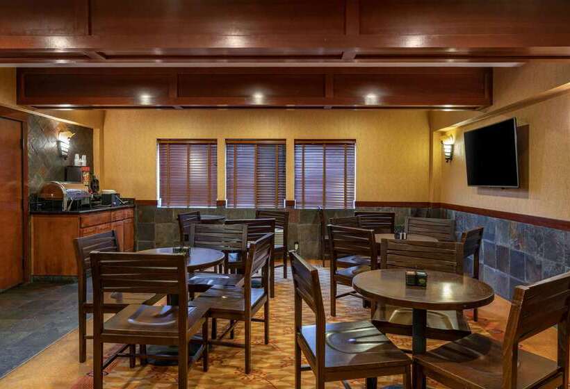 Lloyd Hotel Astoria Bayfront, Ascend Hotel Collection