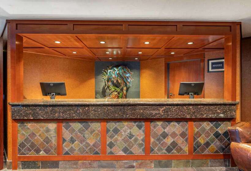 Lloyd Hotel Astoria Bayfront, Ascend Hotel Collection