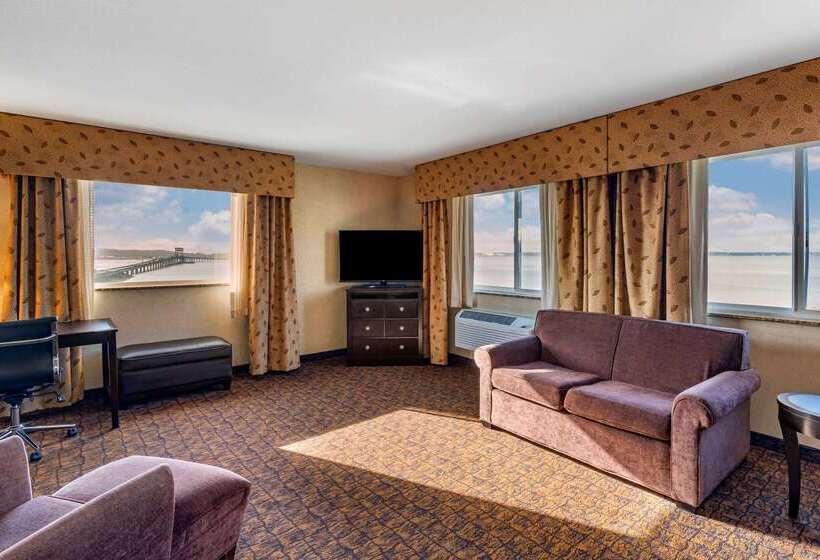 Lloyd Hotel Astoria Bayfront, Ascend Hotel Collection