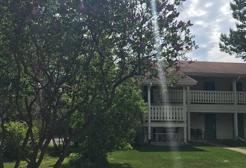 فندق Parkwood Lodge