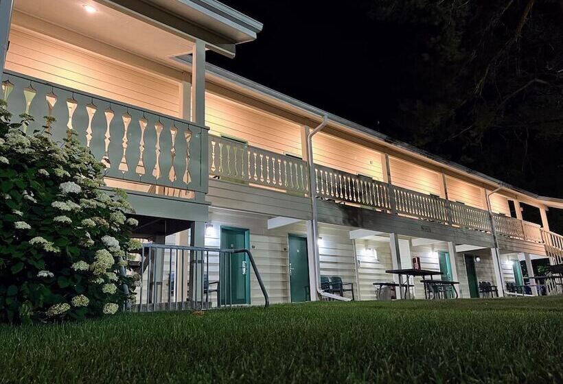 فندق Parkwood Lodge