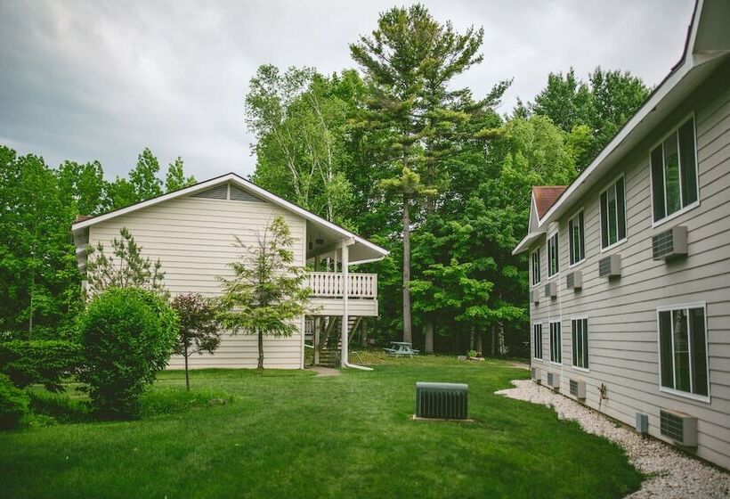 فندق Parkwood Lodge