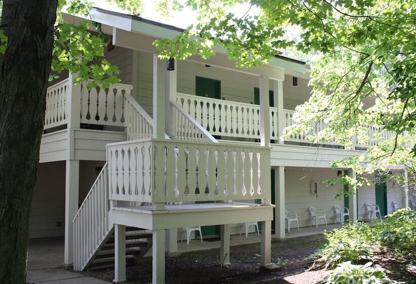 فندق Parkwood Lodge