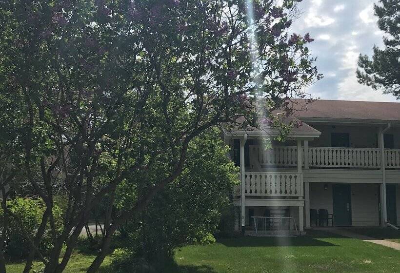 فندق Parkwood Lodge