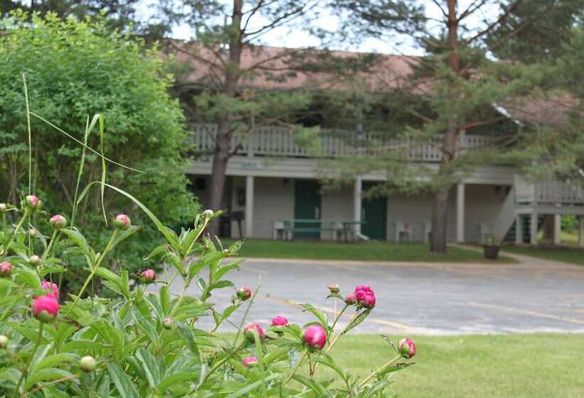 فندق Parkwood Lodge