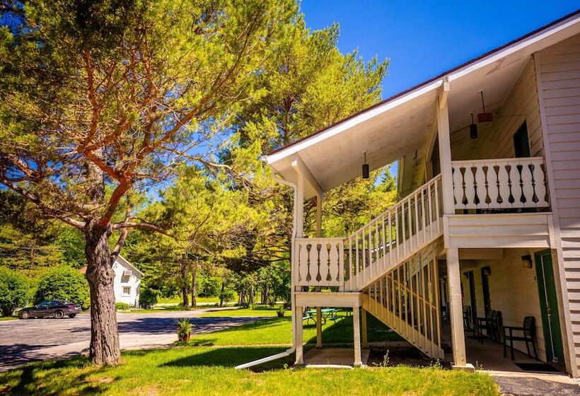 فندق Parkwood Lodge