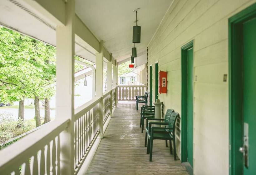 فندق Parkwood Lodge