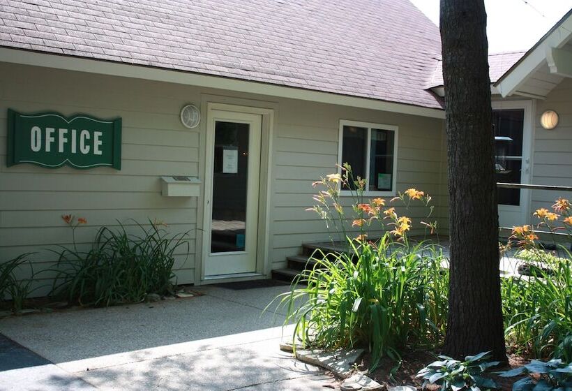 فندق Parkwood Lodge