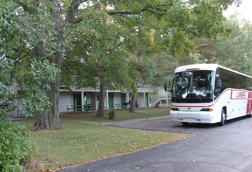 فندق Parkwood Lodge