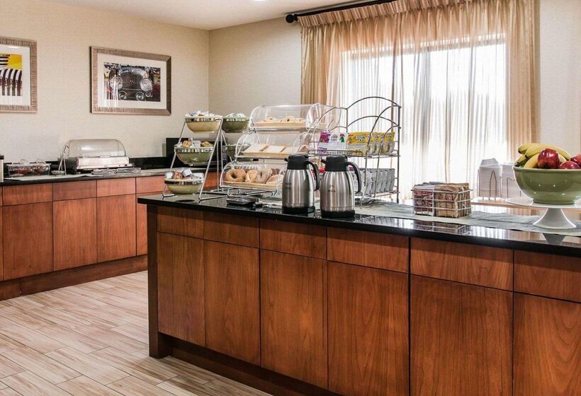 فندق Quality Inn & Suites Warren   Detroit