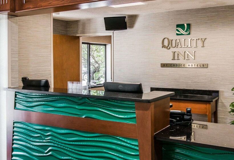 فندق Quality Inn & Suites Warren   Detroit