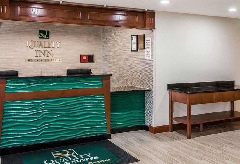 בית מלון כפרי Quality Inn & Suites Warren   Detroit