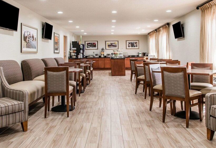 בית מלון כפרי Quality Inn & Suites Warren   Detroit