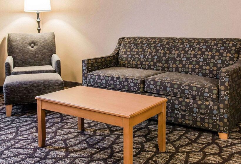 فندق Quality Inn & Suites Warren   Detroit