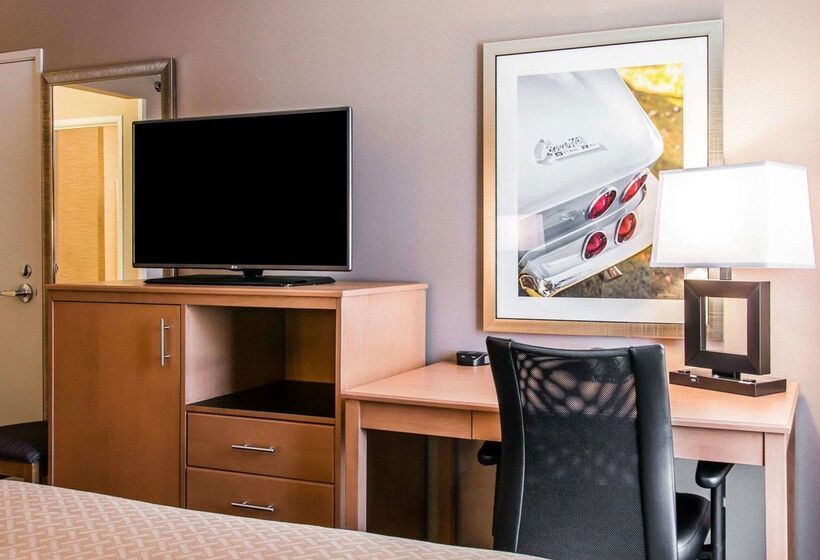 فندق Quality Inn & Suites Warren   Detroit