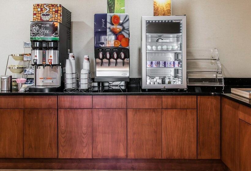 فندق Quality Inn & Suites Warren   Detroit