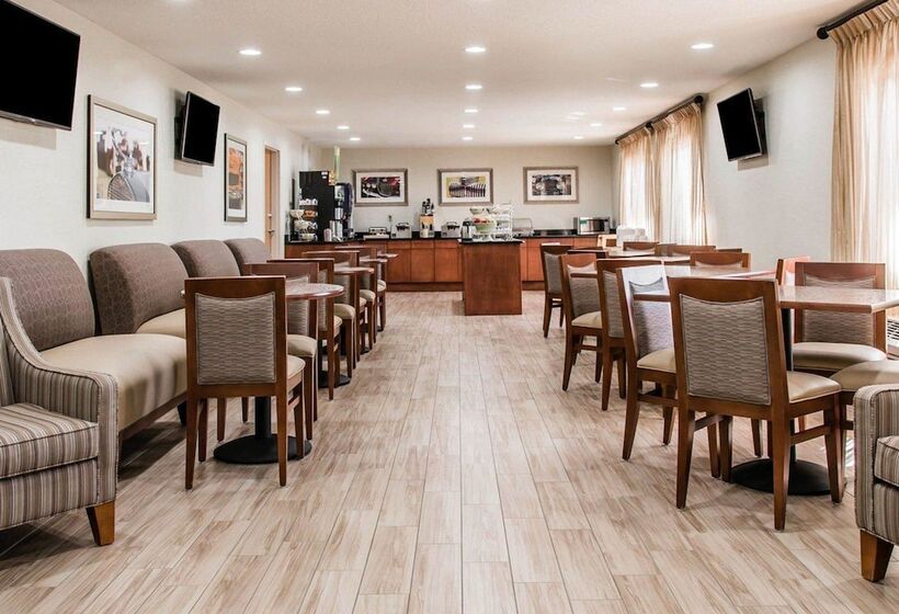 فندق Quality Inn & Suites Warren   Detroit