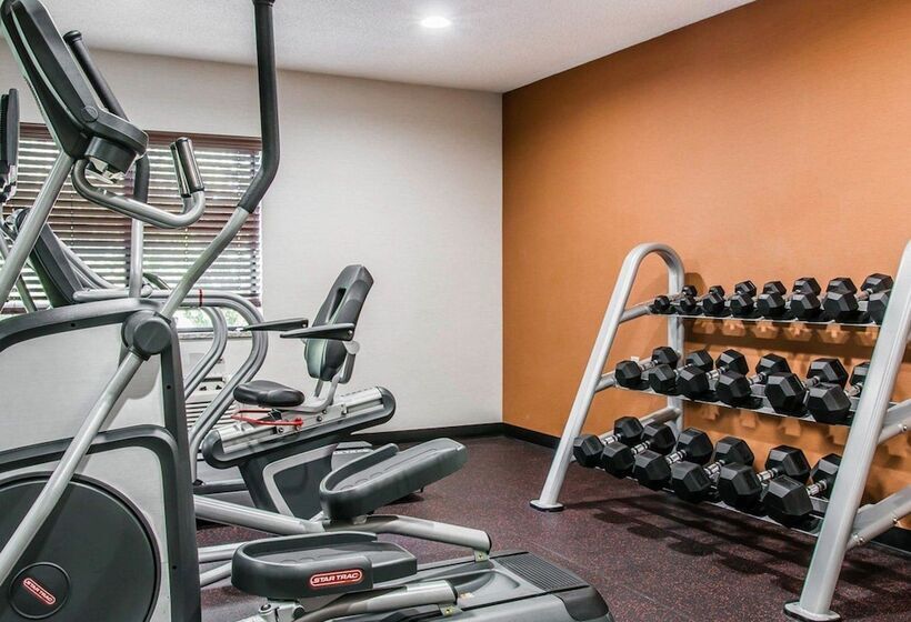 فندق Quality Inn & Suites Warren   Detroit