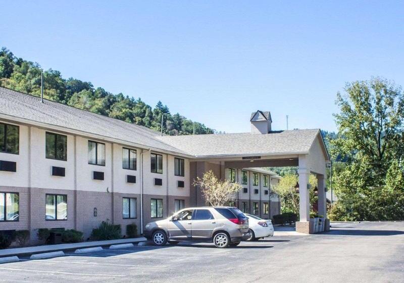 בית מלון כפרי Quality Inn