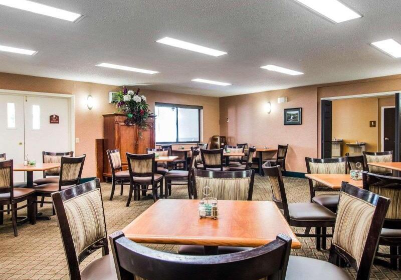 בית מלון כפרי Quality Inn