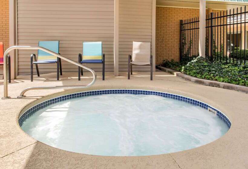 فندق Quality Inn