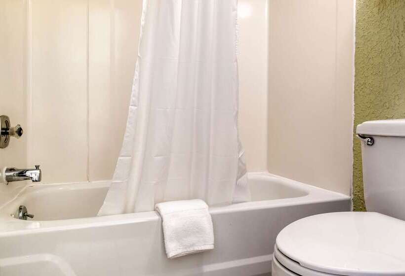 فندق Quality Inn