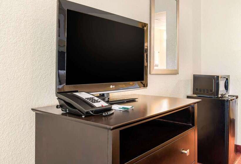 فندق Quality Inn