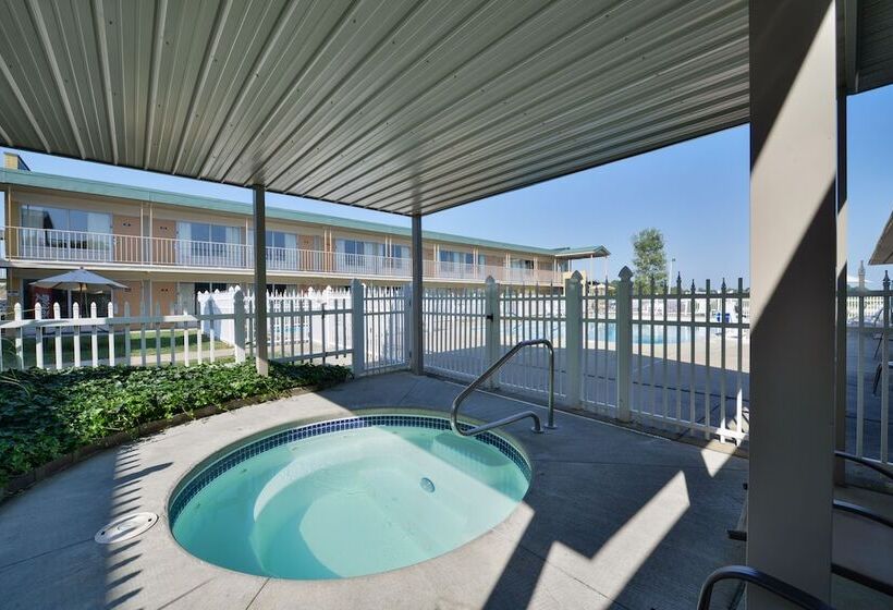 فندق Quality Inn