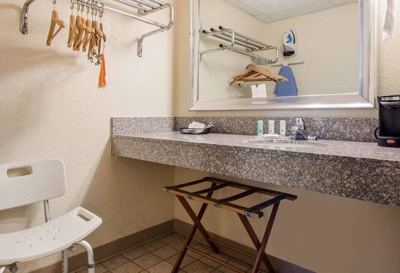 فندق Quality Inn