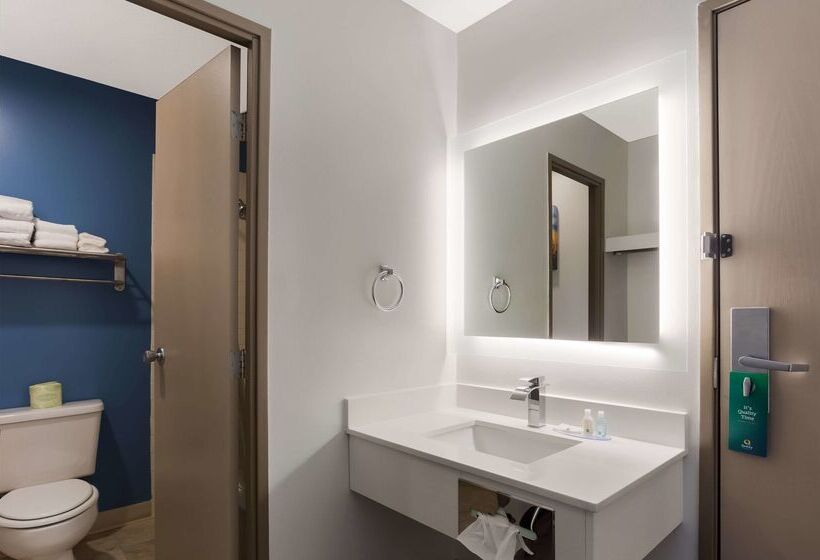 هتل Quality Inn South Bend Near Notre Dame