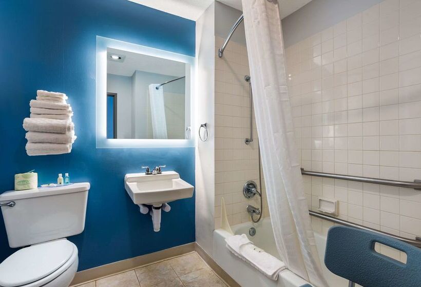 هتل Quality Inn South Bend Near Notre Dame