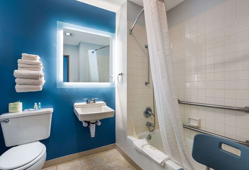 هتل Quality Inn South Bend Near Notre Dame