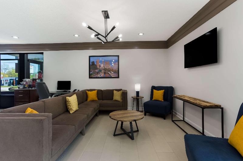 هتل Quality Inn South Bend Near Notre Dame