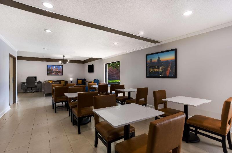 هتل Quality Inn South Bend Near Notre Dame