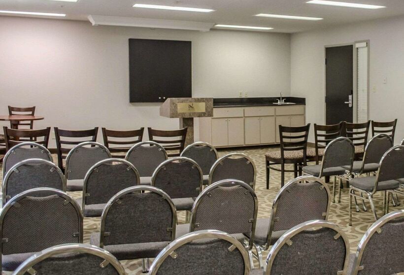 酒店 Quality Inn & Suites At Airport Blvd I65