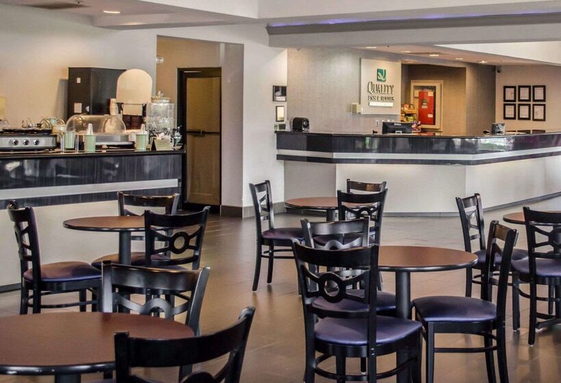 酒店 Quality Inn & Suites At Airport Blvd I65