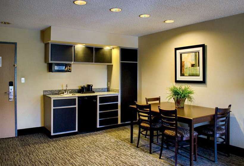 酒店 Quality Inn & Suites At Airport Blvd I65