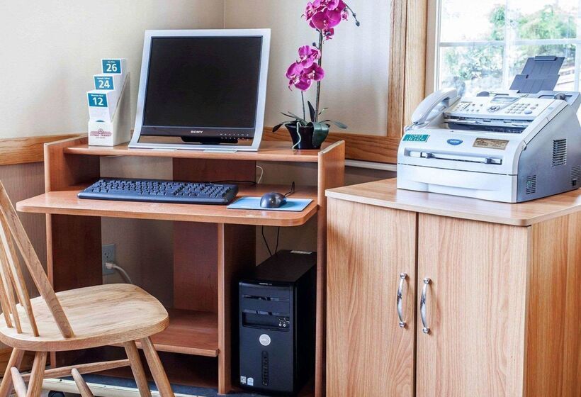 فندق Quality Inn & Suites Bremerton Near Naval Shipyard