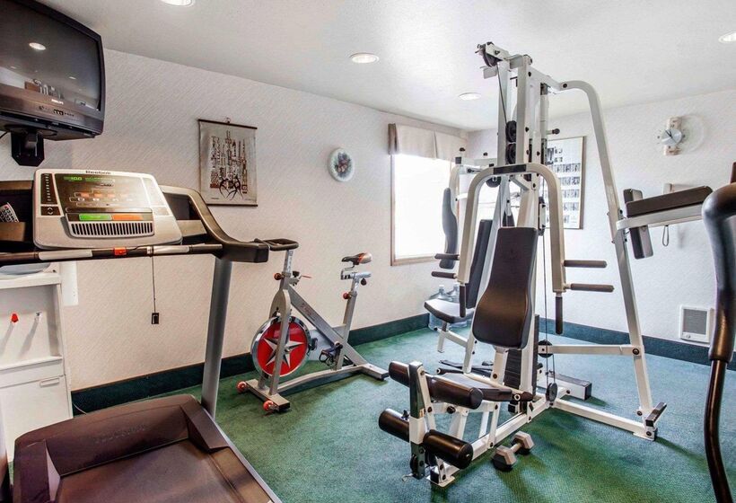 فندق Quality Inn & Suites Bremerton Near Naval Shipyard