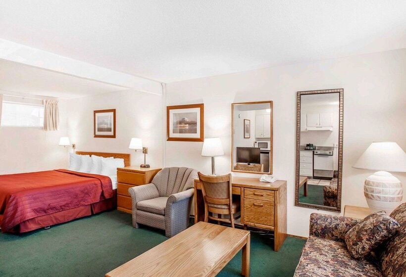 فندق Quality Inn & Suites Bremerton Near Naval Shipyard