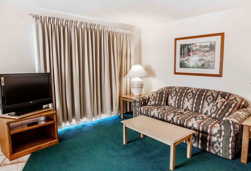 فندق Quality Inn & Suites Bremerton Near Naval Shipyard
