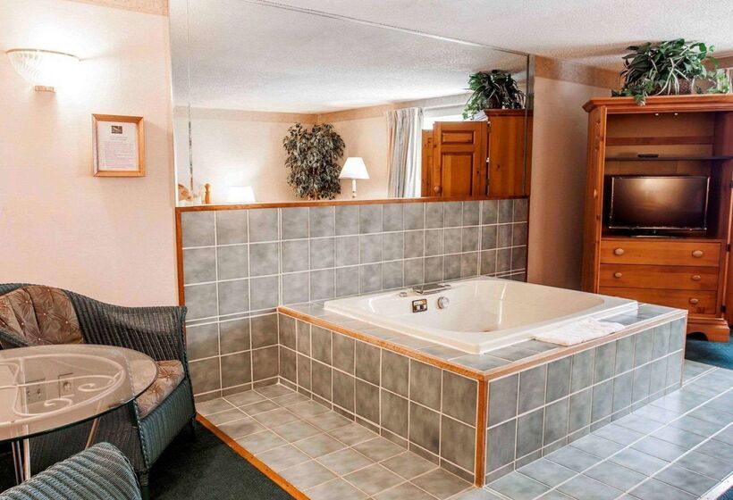 فندق Quality Inn & Suites Bremerton Near Naval Shipyard