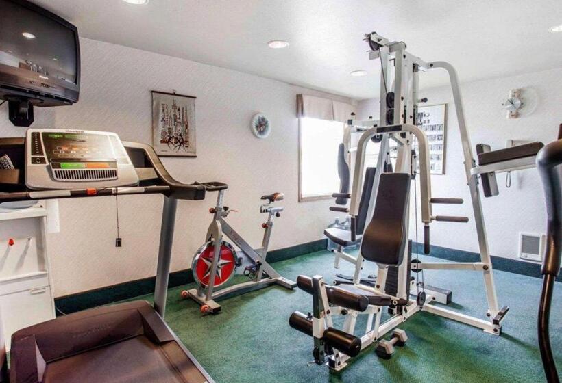 فندق Quality Inn & Suites Bremerton Near Naval Shipyard