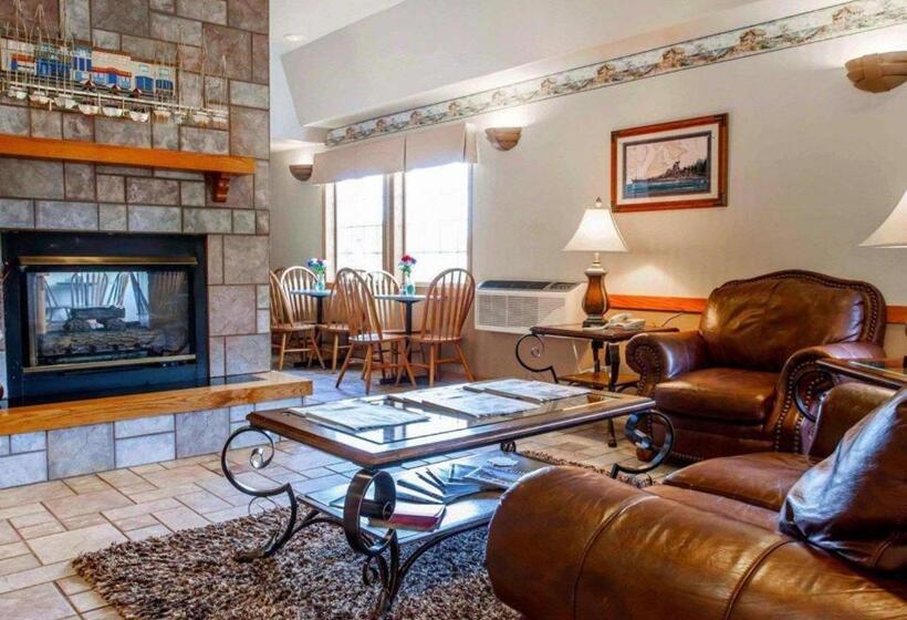 فندق Quality Inn & Suites Bremerton Near Naval Shipyard