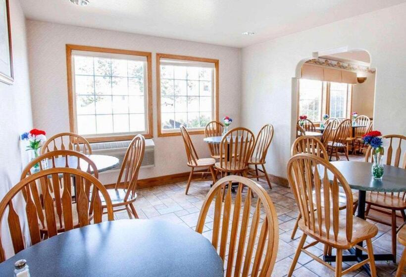 فندق Quality Inn & Suites Bremerton Near Naval Shipyard