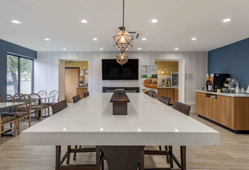 هتل Quality Inn & Suites